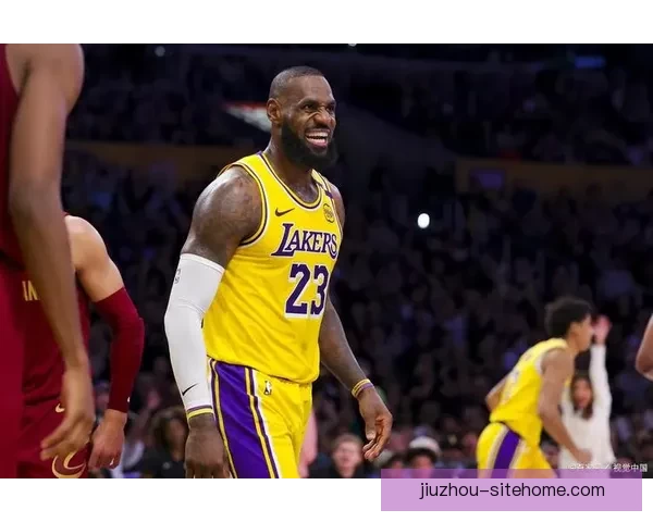 詹姆斯盛赞布朗尼具备NBA实力：我们家做事从不敷衍